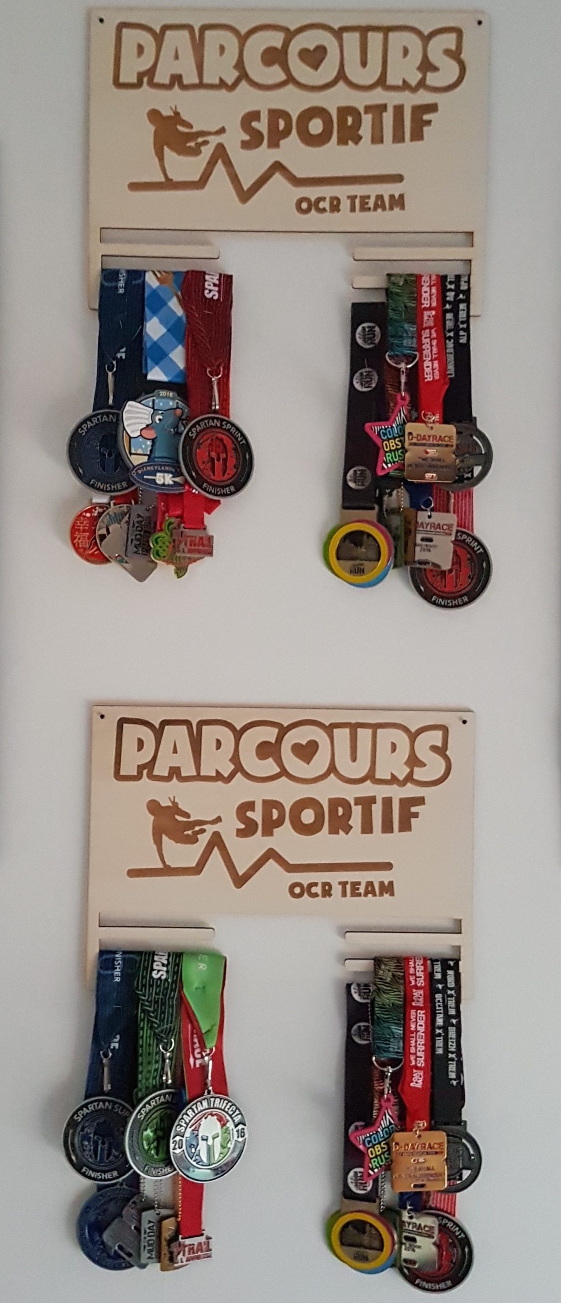 Médaille porte-médailles et dorsales (100% acier) - Fabriqué en Espagne  (RUNNER) : : Sports et Loisirs