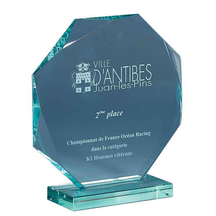 Trophée personnalisé pour compétition sportive ou diplome personnalisé.